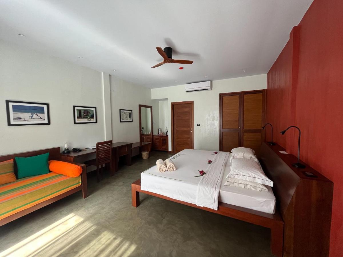 The Barefoot Eco Hotel Hanimaadhoo Island Esterno foto