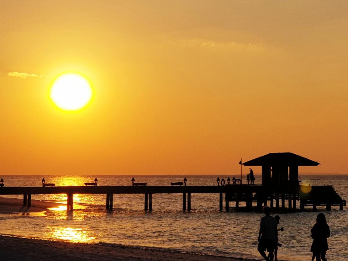 The Barefoot Eco Hotel Hanimaadhoo Island Esterno foto