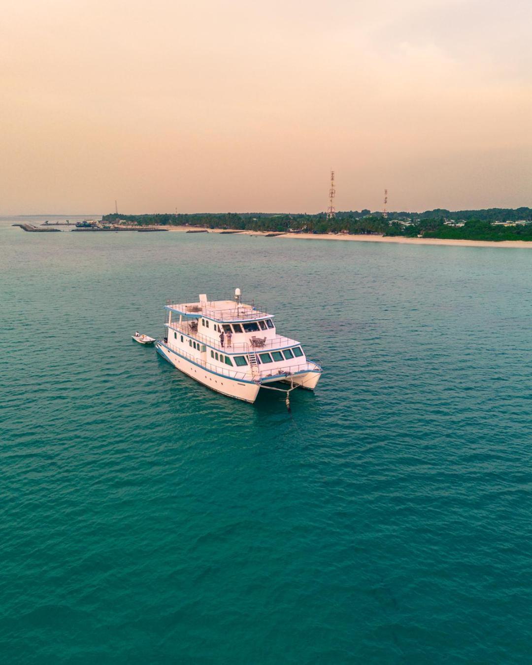 The Barefoot Eco Hotel Hanimaadhoo Island Esterno foto