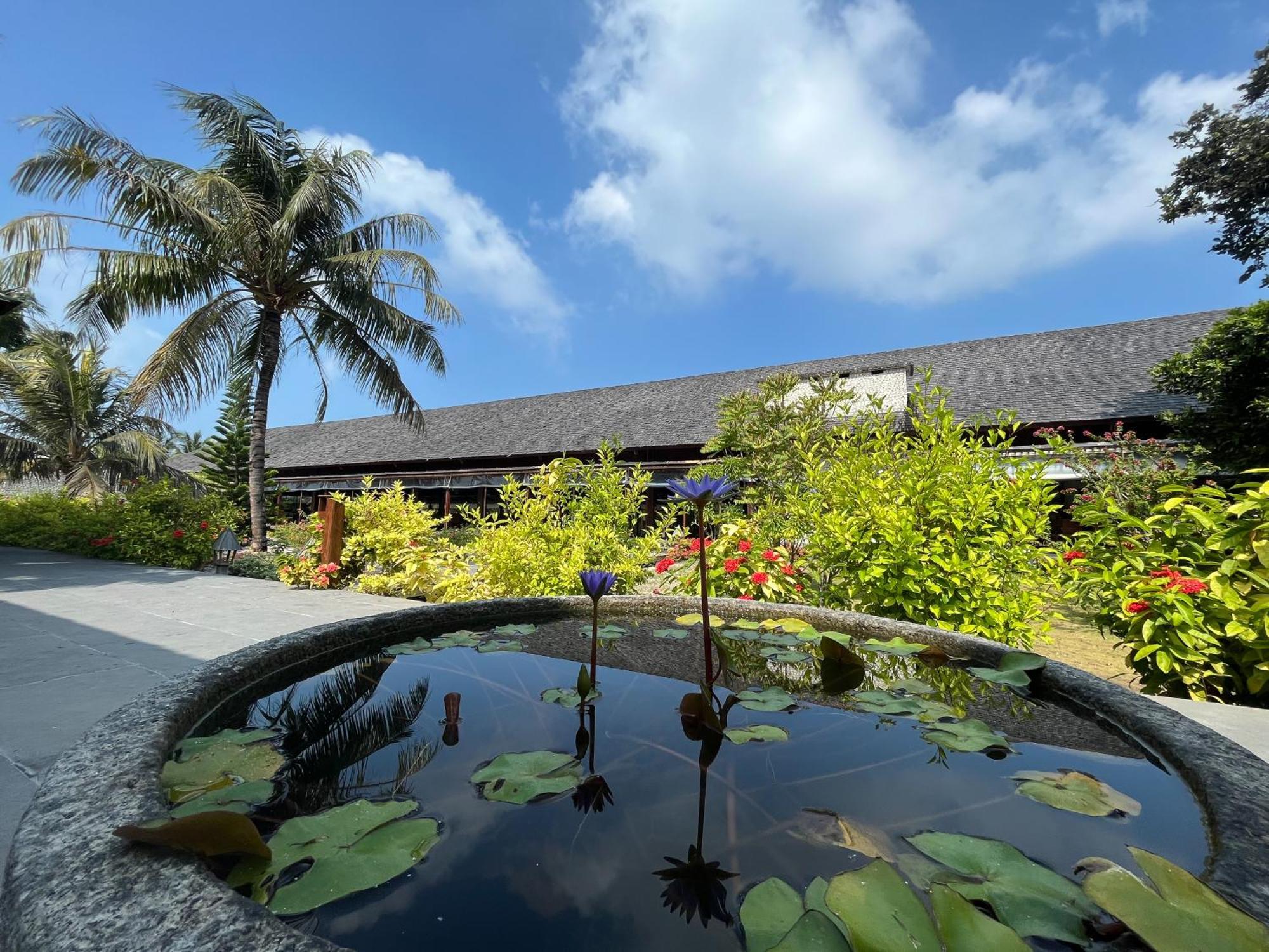 The Barefoot Eco Hotel Hanimaadhoo Island Esterno foto